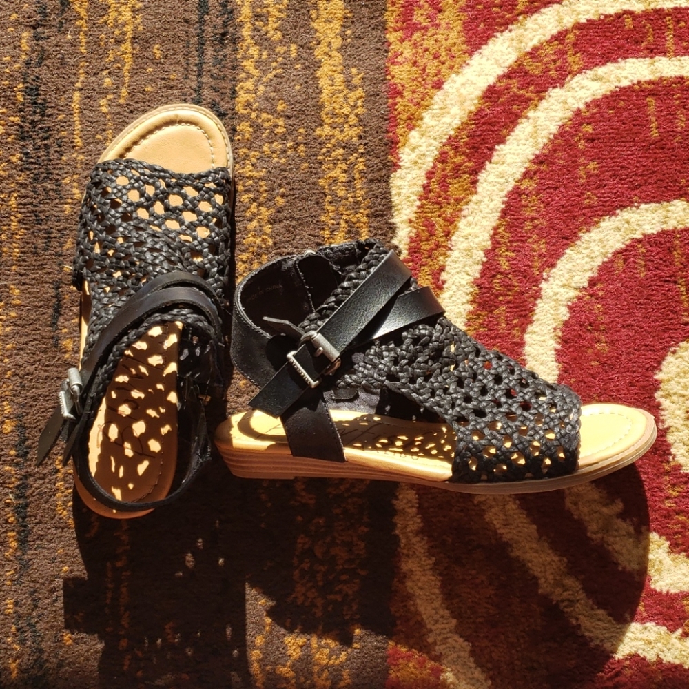 Blowfish Malibu Balla D black sandals size 9